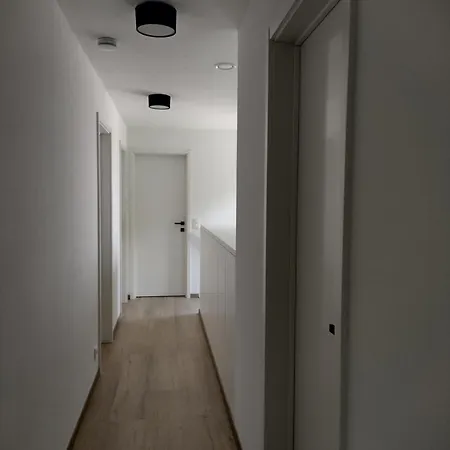 בית נופש Nieuwe Rijwoning Met Gezellig Terras